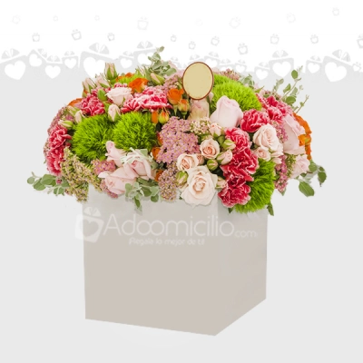 Caja de flores love  Regalo de san Valentín  a Domicilio en  Cdmx