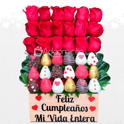 Canasto De Amor Fresas Con Chocolate Con Rosas A Domicilio En Bogotá Pedido Con Un Dia De Anticipación